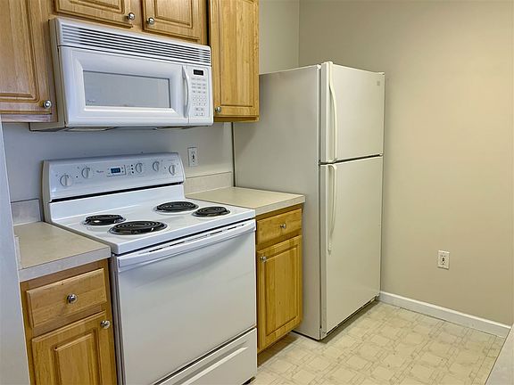 3rd image of 3015 Aqua Vista Ln APT 201