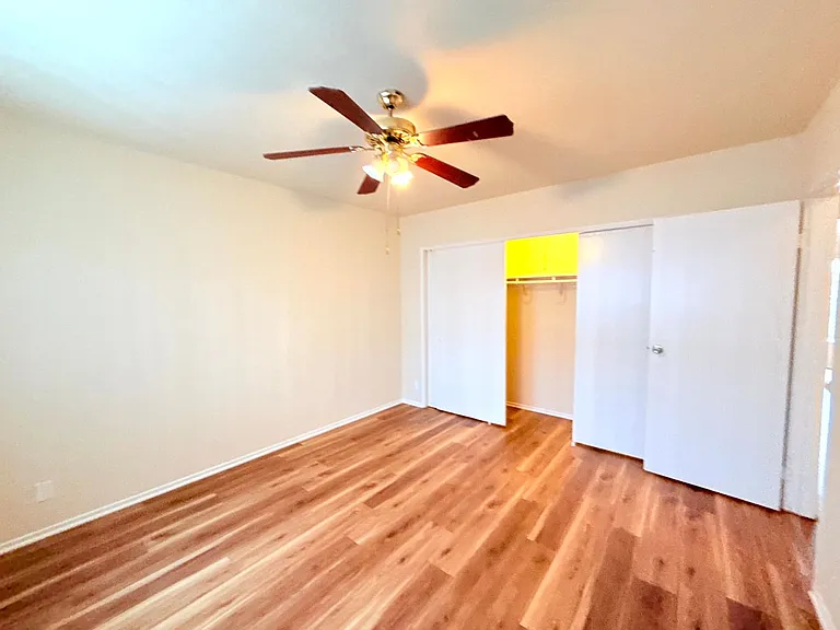 356 N Hayworth Ave — Photo 12