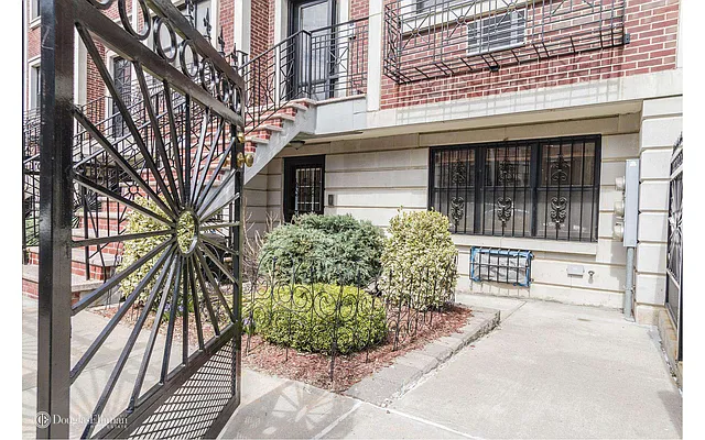 Rented by Douglas Elliman | media 24