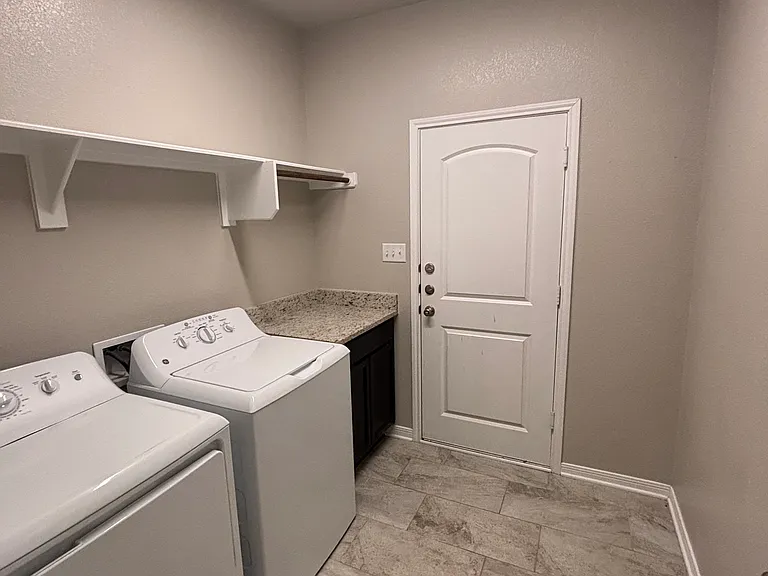 17349 Cedar Rock Ct #B — Photo 5