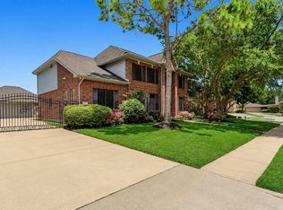 1407 Pine Meadow Ct, Pearland, TX 77581
