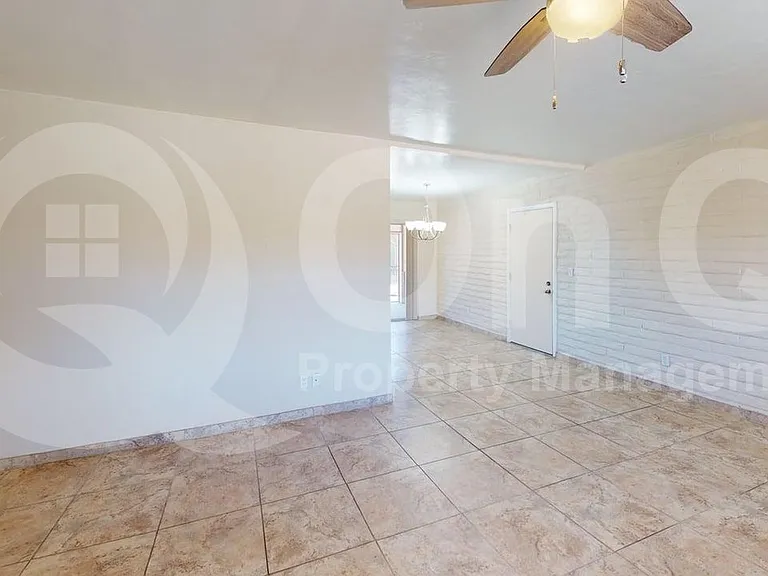 905 S La Bellota — Photo 5