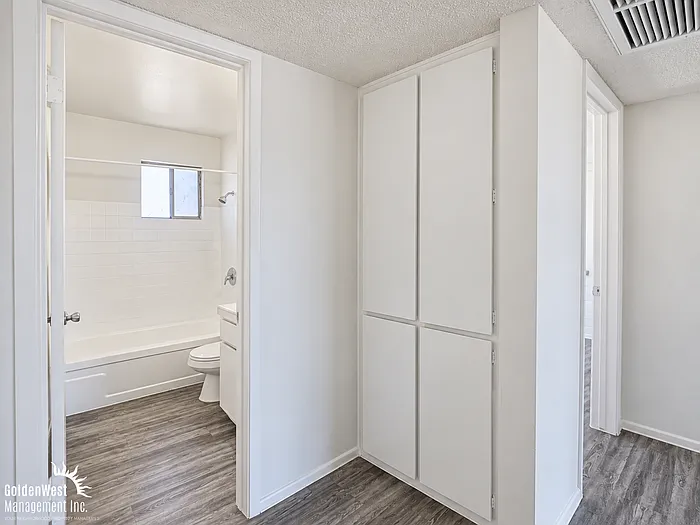 2 bed, 1.0 bath, 1000 sqft, $1,100 — Photo 4