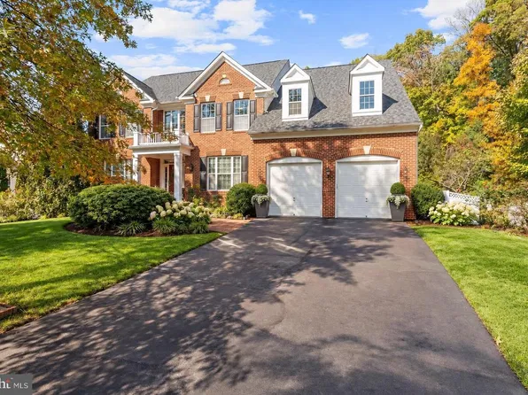 16340 Sandy Ridge Ct, Woodbridge, VA 22191