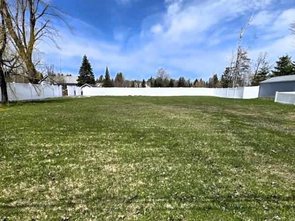 431 Sunset Blvd, Alpena, MI 49707