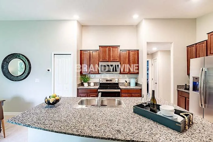 3 bed, 2.0 bath, 1461 sqft, $2,224 — Photo 4