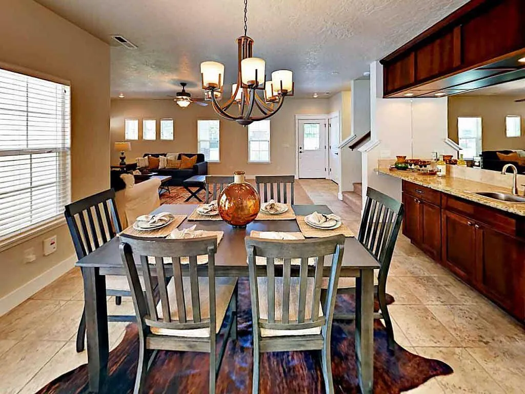 3 bed, 2.5 bath, 1818 sqft, $2,950 — Photo 4