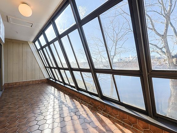 2nd image of 15 Eaglehead Ter APT 5