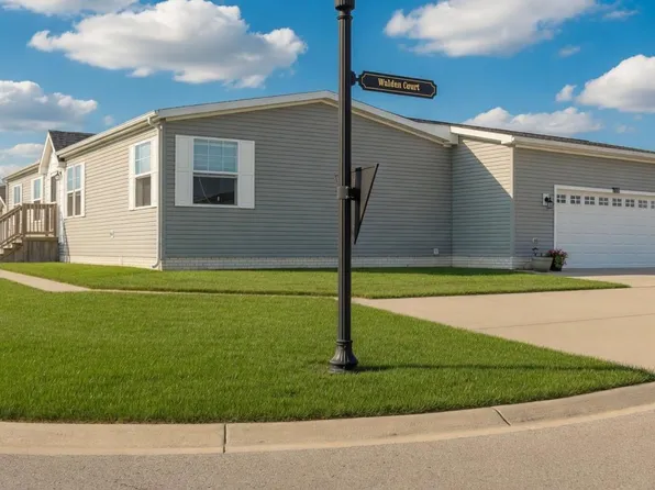 11166 Walden Ct, South Lyon, MI 48178