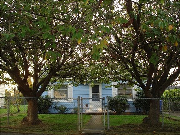 3rd image of 4635 E East St