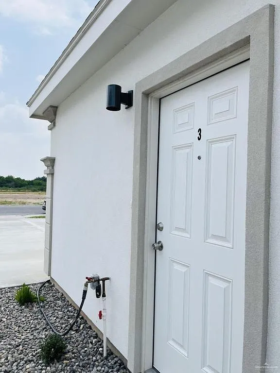 2 bed, 2.0 bath, 900 sqft, $1,075 — Photo 3