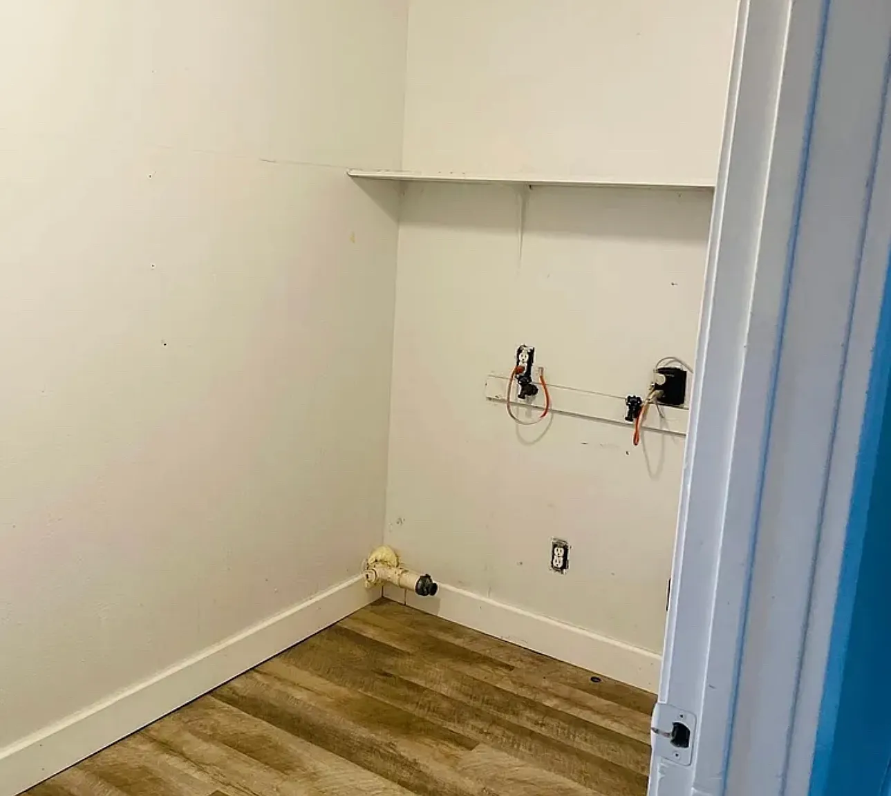 3 bed, 1000 sqft, $2,050 — Photo 4