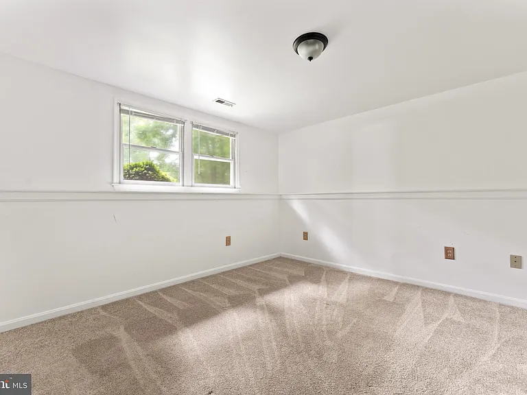 12820 Lake Wilderness Ln — Photo 23