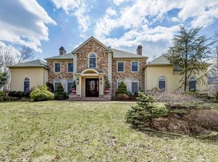 4 Lockwood Dr, Bridgewater, NJ 08807