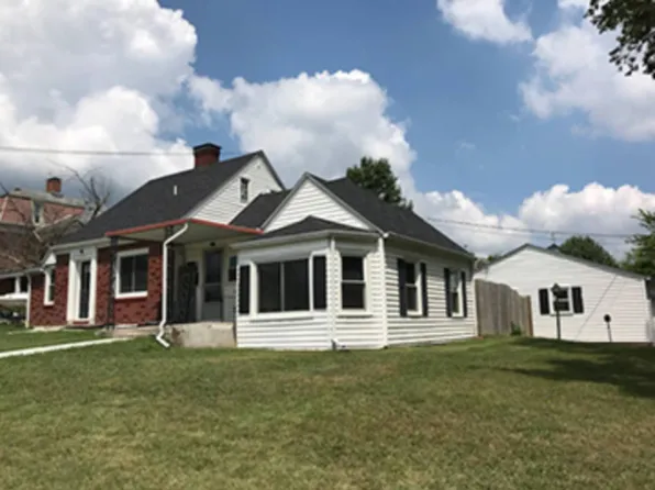 405 E Water St, Fairfield, IL 62837