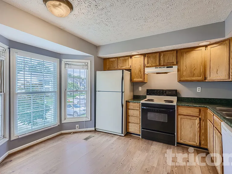 8211 Berryfield Dr — Photo 4
