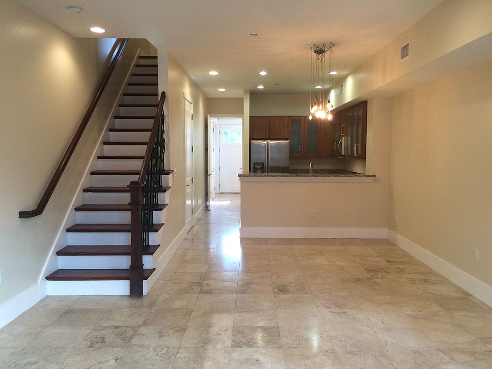 1st image of 2020 Holly Dr #3