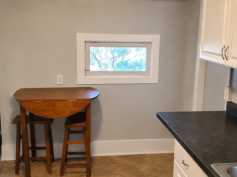 644 Fairview Ave NE #2 — Photo 6