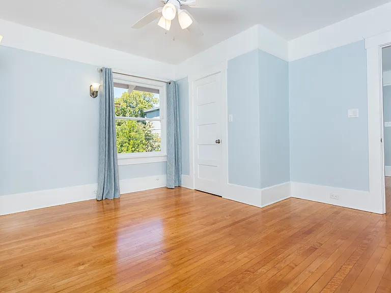 3425 Albatross St — Photo 9