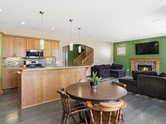 3rd image of 1408 Singing Hills Dr SE