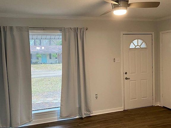 4th image of 2528 Upper Dr