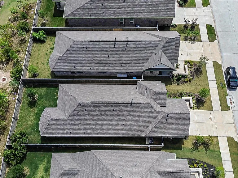 21107 Armstrong County Dr — Photo 43