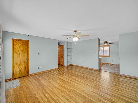5th image of 9410 Farmer Dr