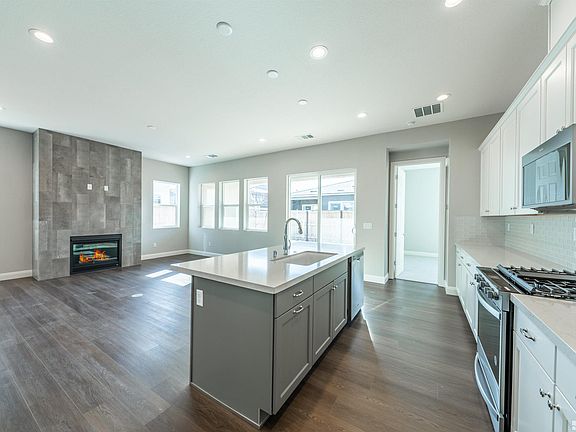 3rd image of 7379 Oakmont Lane Glenridge #25