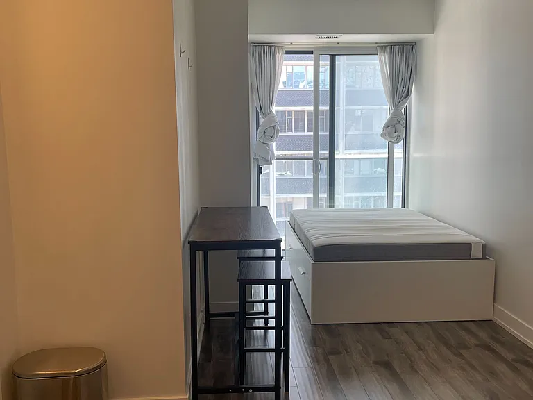 7 Grenville St #811 — Photo 9