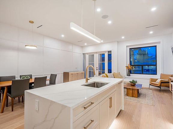 5th image of 4557 Parker St #2