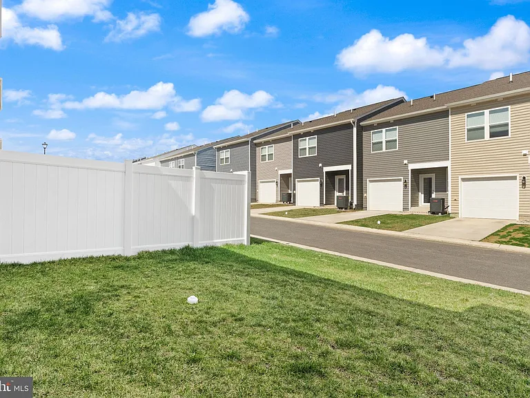 138 Willett Hollow St — Photo 37