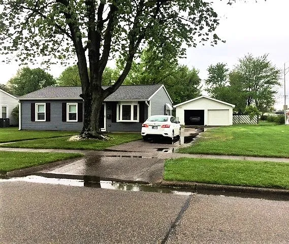 718 Lexington Rd photo 1
