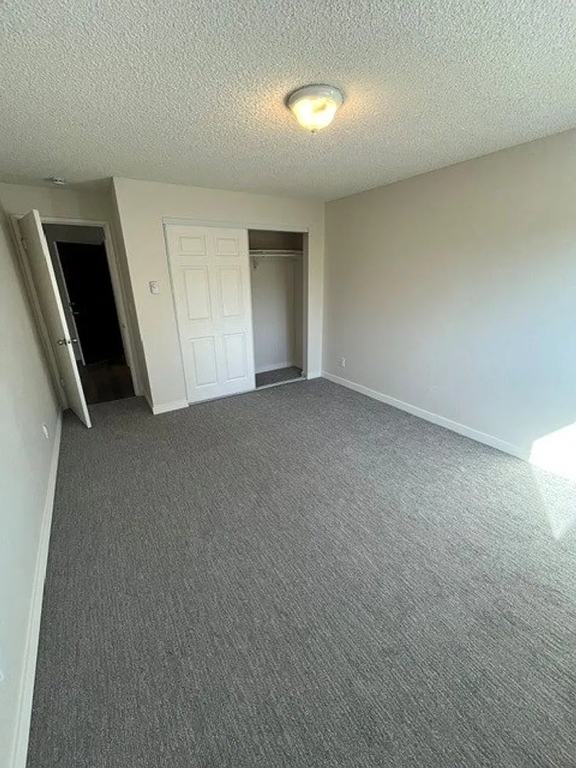 2bed/2bath with dishwasher — Photo 2