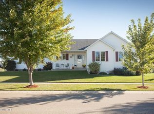 1402 8th St NW, Kasson, MN 55944