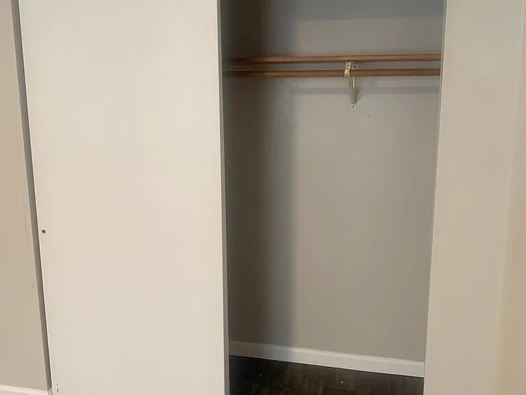 305 Pine St — Photo 14