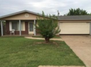 304 NW 17th Ct, Moore, OK 73160