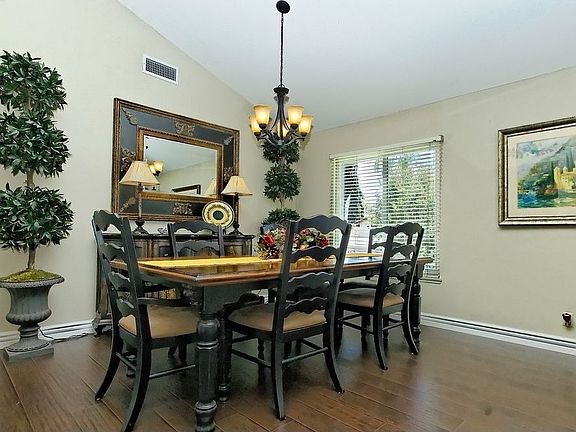 4th image of 732 Calle Las Colinas