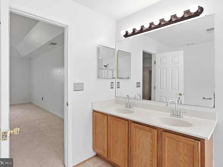 2917 Markhams Grant Dr — Photo 39