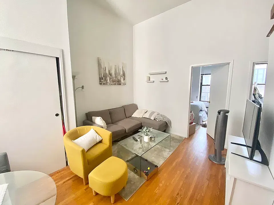 135 Charles St #4A