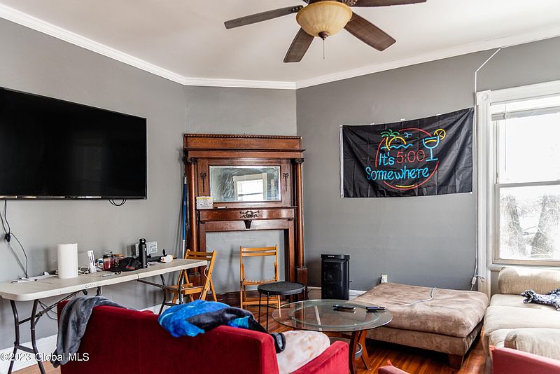 5th image of 213 Partridge Street