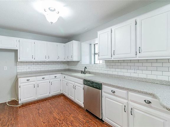 4th image of 118 Woodmont Dr