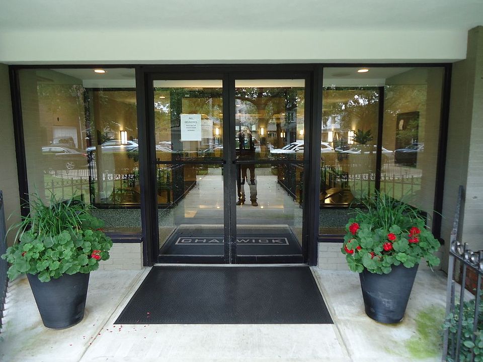 1st image of 14210 Hoover Ave APT 217