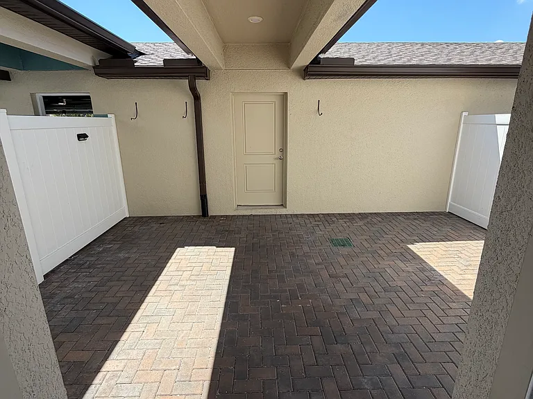 5044 Caspian St — Photo 15