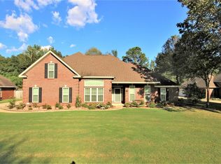 166 Live Oaks Dr, Millbrook, AL 36054