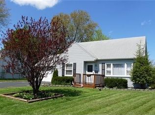 122 Castle Rd, North Syracuse, NY 13212