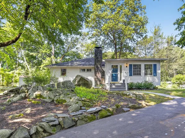 101 Vista Terrace S, Mahopac, NY 10541