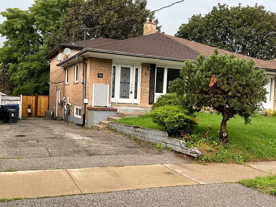40 Pender Cres #MAIN UPPER