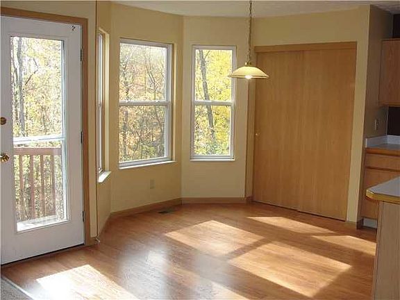 2nd image of 7997 Windsome Ct