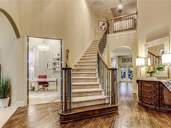 3rd image of 3913 Freshwater Dr
