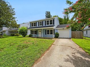 17 Sandy Lake Dr, Hampton, VA 23666